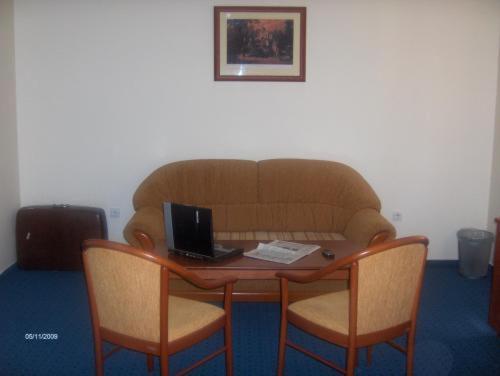 Panzio Sissi Hotel Godollo Luaran gambar